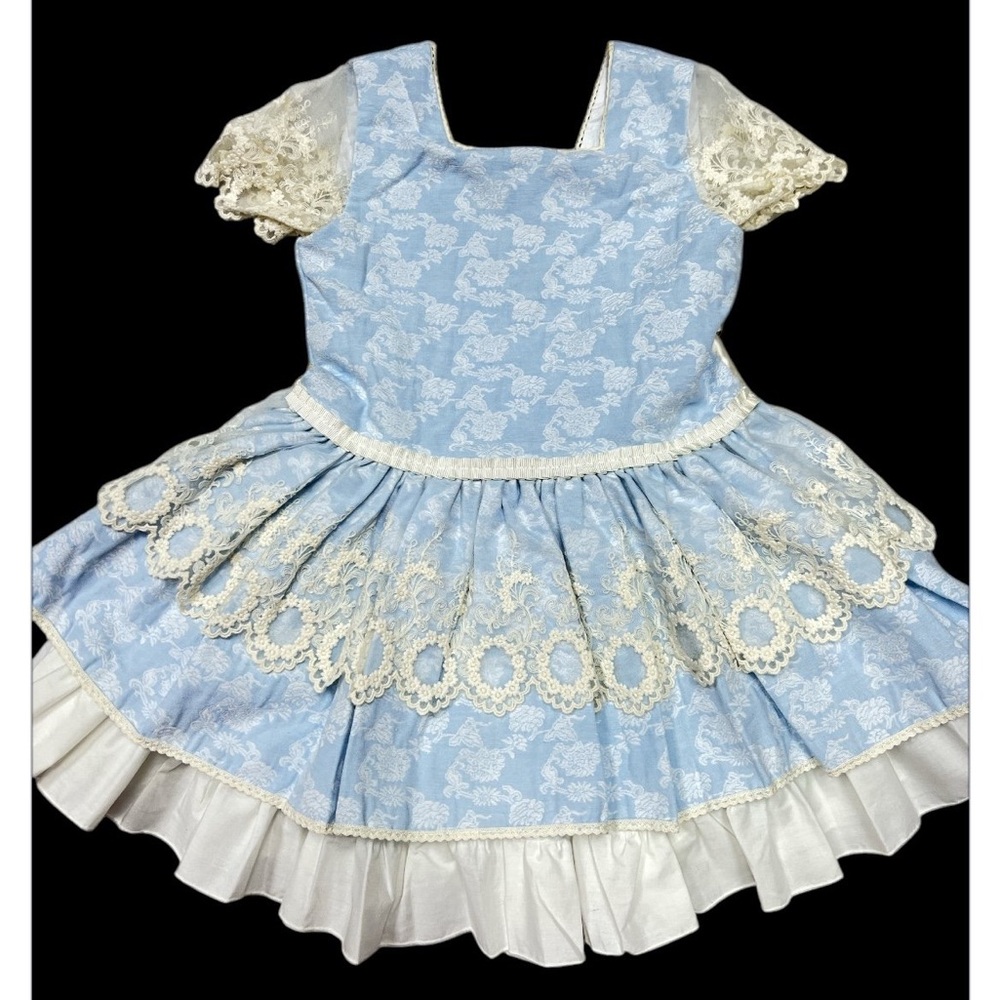 Bolcoquof Spanish lace blue white Dress size 8